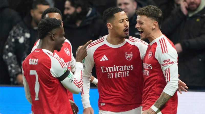 Arsenal đánh bại Chelsea với tỉ số 3-2