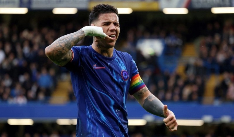 Enzo đang chơi ấn tượng tại Ngoại hạng Anh