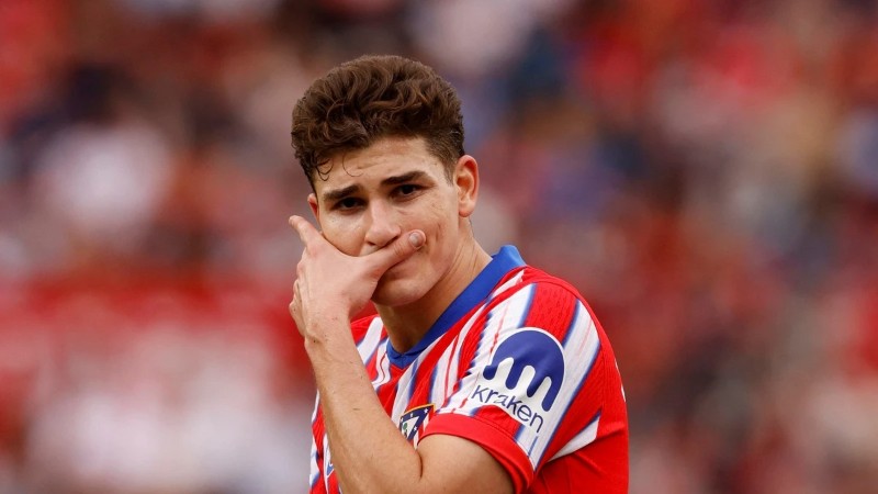 Alvarez là một trong những tiền đạo hàng đầu thế giới