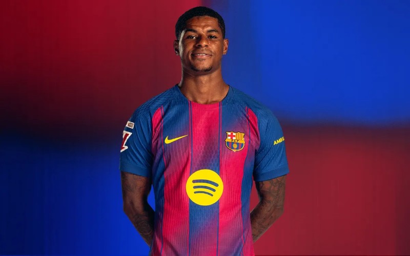 Barcelona kích hoạt điều khoản mua đứt Rashford