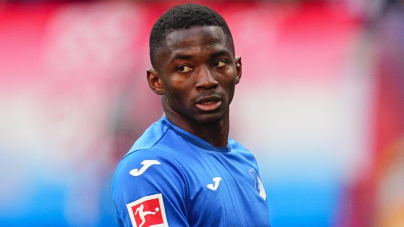 Arsenal xem Bazoumana là phương án khoả lấp cánh trái