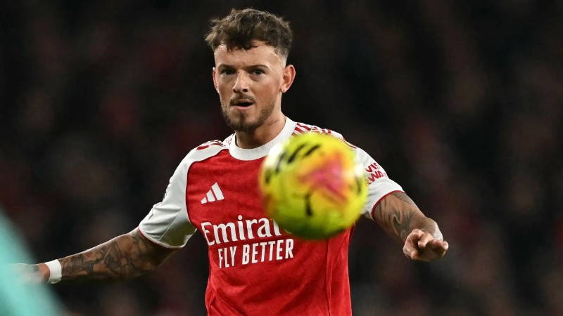 Nhiều đội bóng lớn theo đuổi hậu vệ người Anh