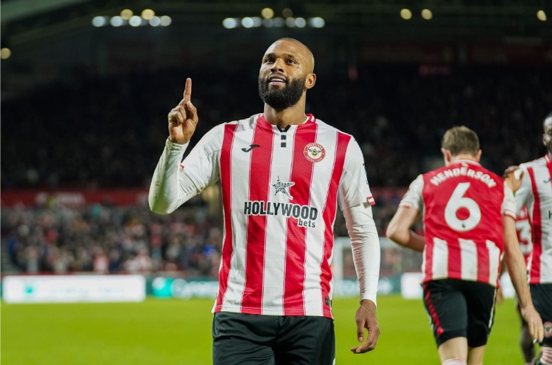 Brentford xem xét bán Thiago