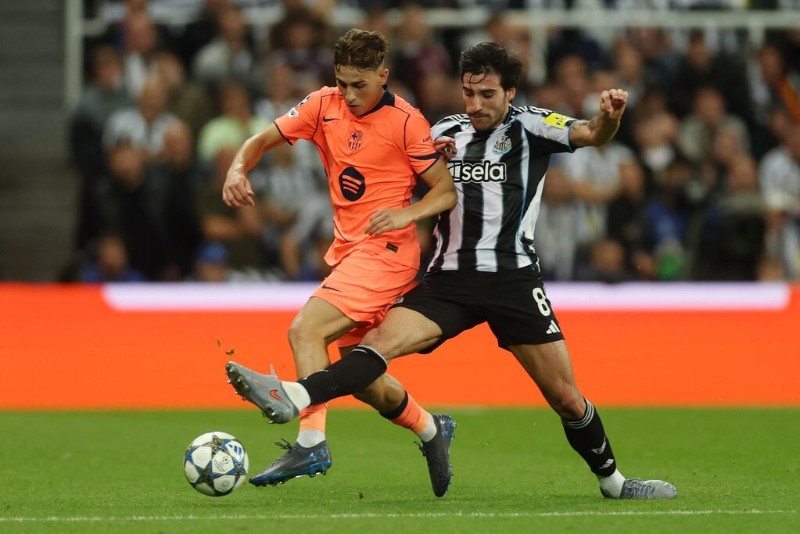 Newcastle quyết tâm chiến đấu với Barcelona