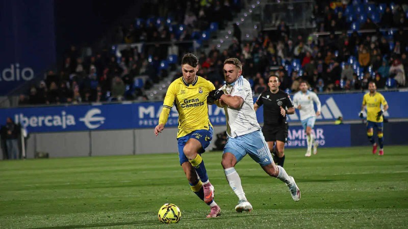 Zaragoza khó chống lại được Racing Santander