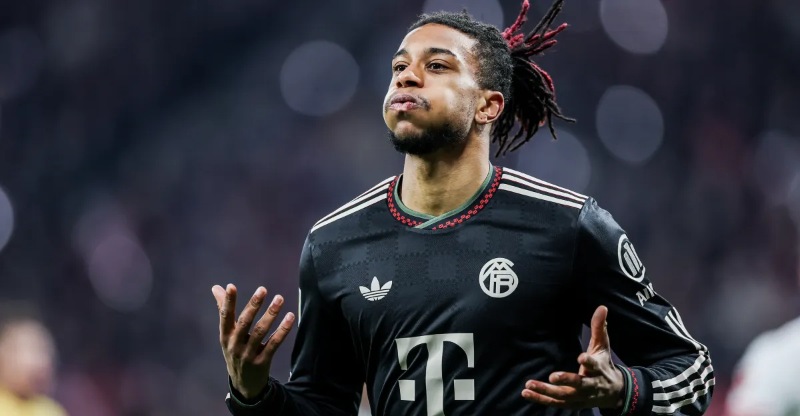 Bayern từ chối bán Olise cho PSG